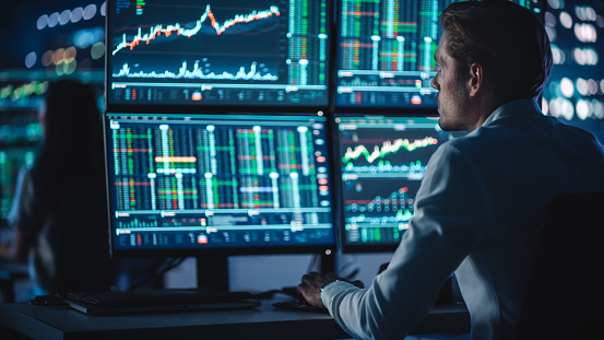 Descubra como os Non-Deliverable Forwards (NDFs) podem proteger sua empresa das flutuações cambiais neste artigo.Entenda o funcionamento dos NDFs e como eles oferecem proteção, flexibilidade e acesso a moedas restritas para gerenciamento eficiente de riscos cambiais.